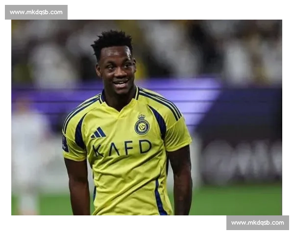 佩杜拉：那不勒斯 7000 万欧打包签瑞士边锋 + 荷兰中卫