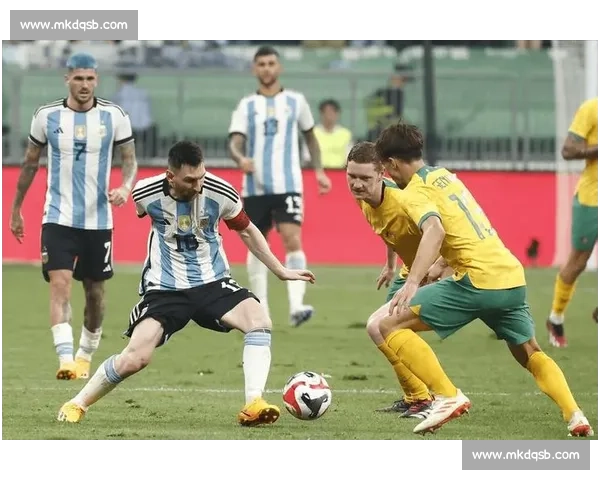 加纳乔健身房暗藏双骄密码:梅西捧杯照成新动力源 加纳乔健身房暗藏双骄密码:梅西捧杯照成新动力源