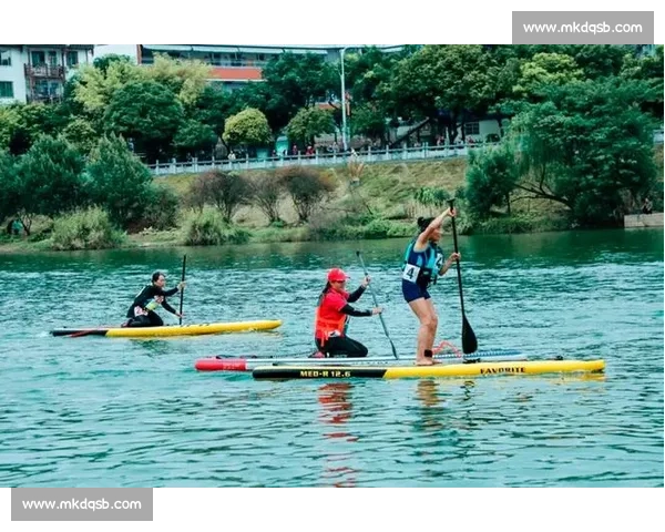 环江水上嘉年华:从日赛到夜集,圈粉区内外 环江水上嘉年华:从日赛到夜集,圈粉区内外